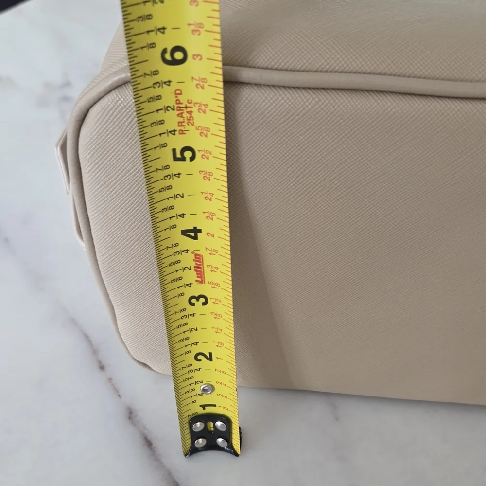 Bonvoy Large‎ Weekend Toiletry Bag Beige Travel Luggage NWOT